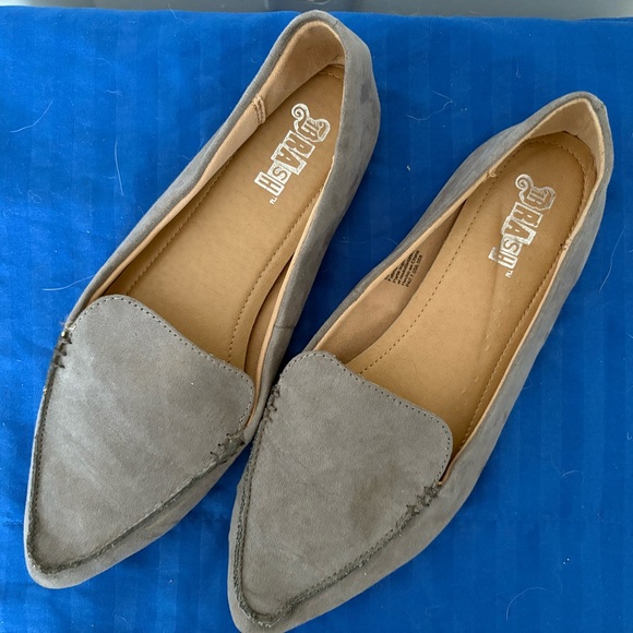 Brash Women's Gray Flats - Picture 1 of 3